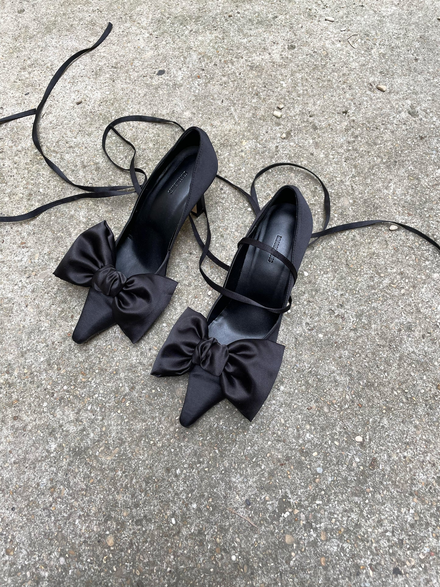 Ribbon Lace Up Pumps Satin - Black