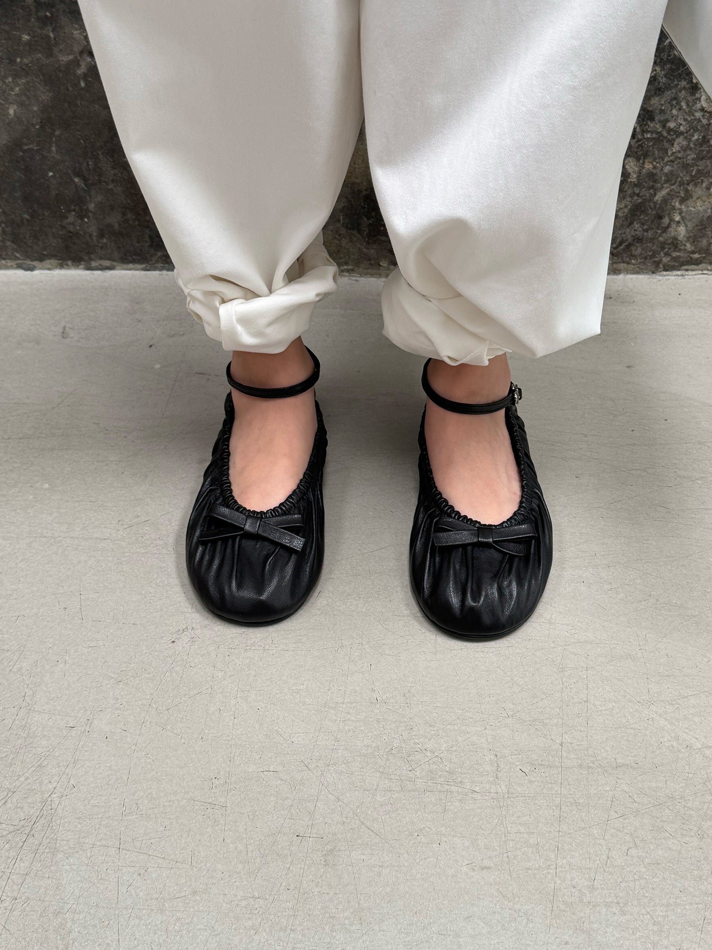 Bow Ballerina Flats - Black Swan