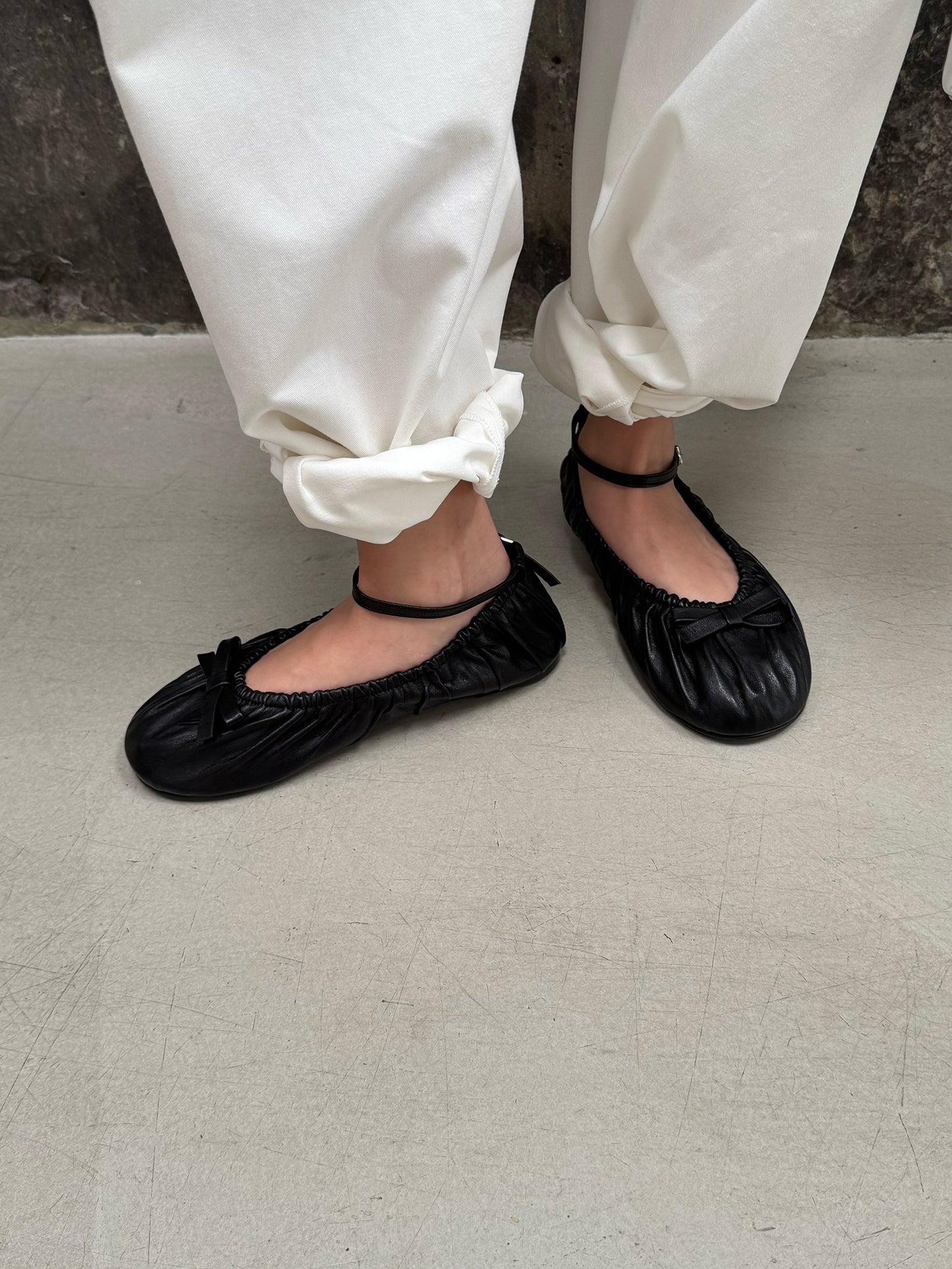 Bow Ballerina Flats - Black Swan
