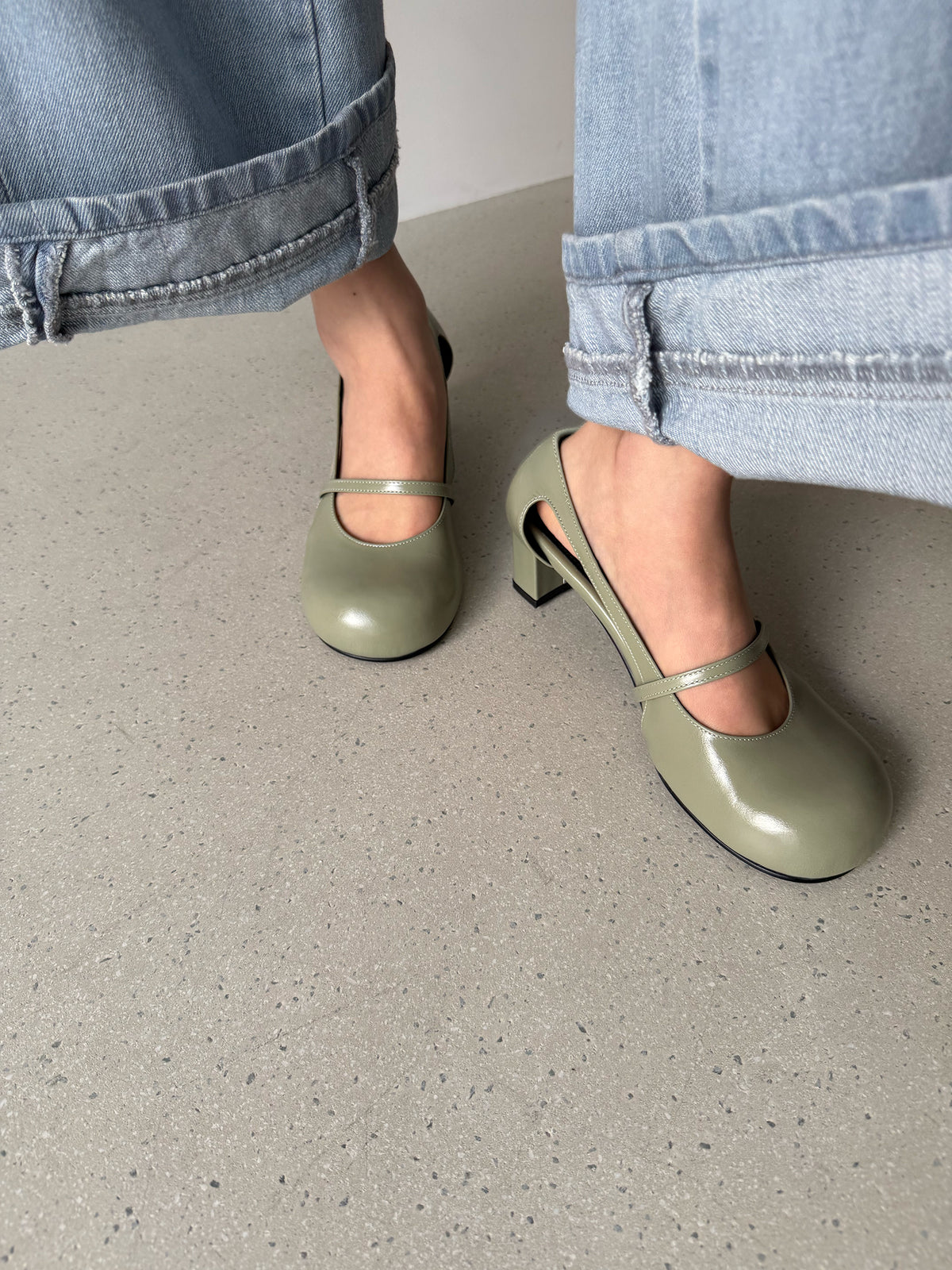 TWIGGY ROUND TOE PUMPS - SAGE