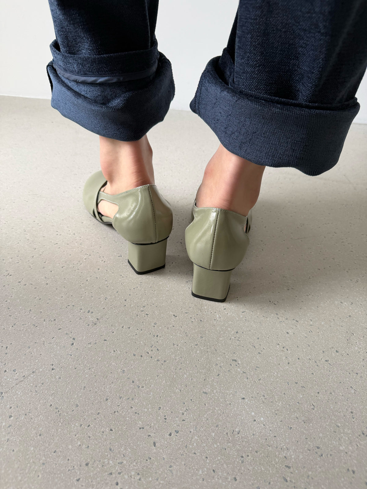 TWIGGY ROUND TOE PUMPS - SAGE