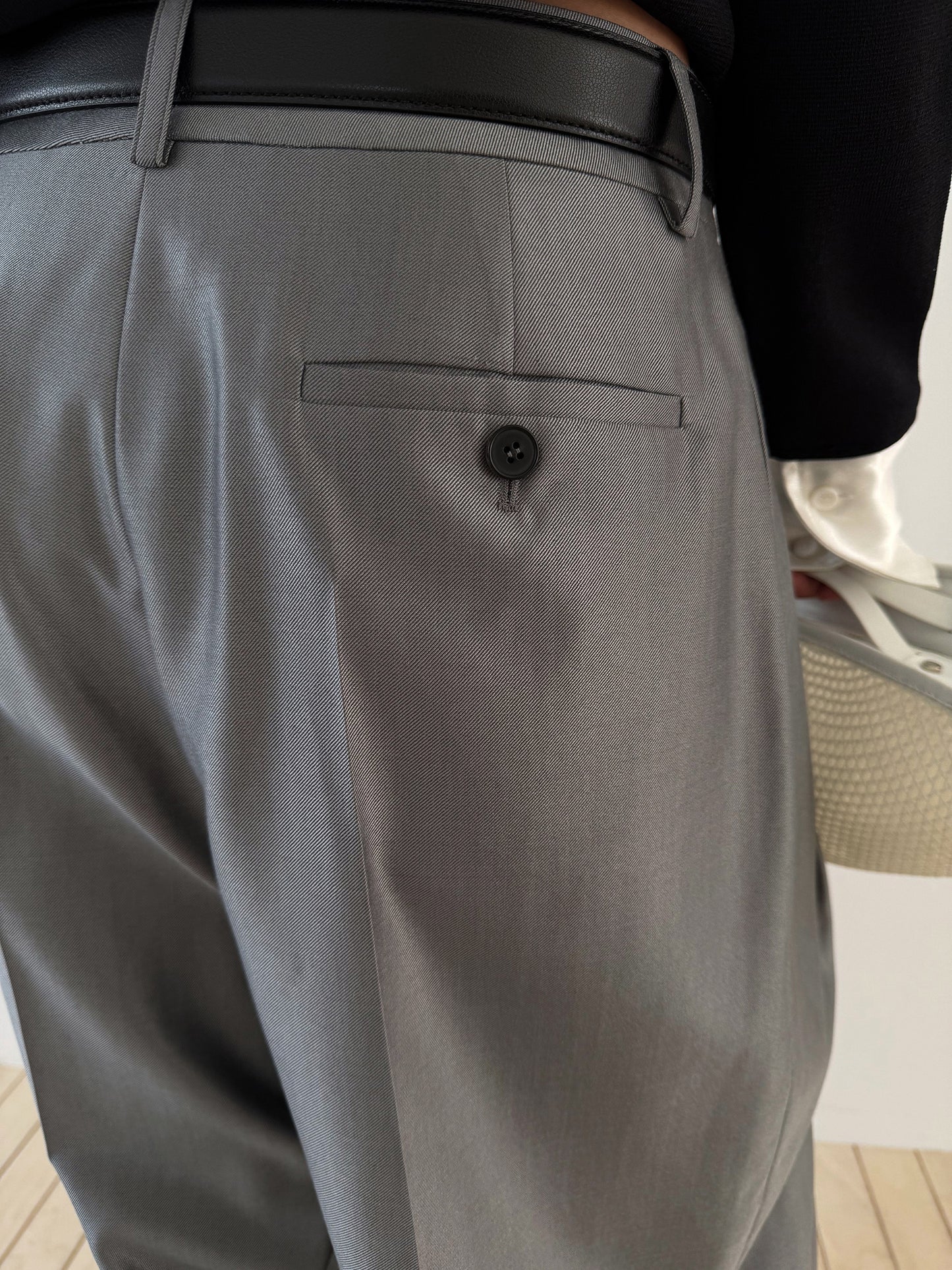 WIDE TAILORED TROUSERS - SILKY GRAY