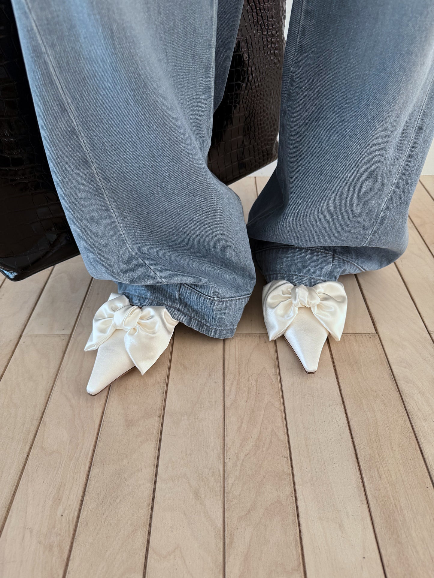 Ribbon Lace Up Pumps Satin - Ivory