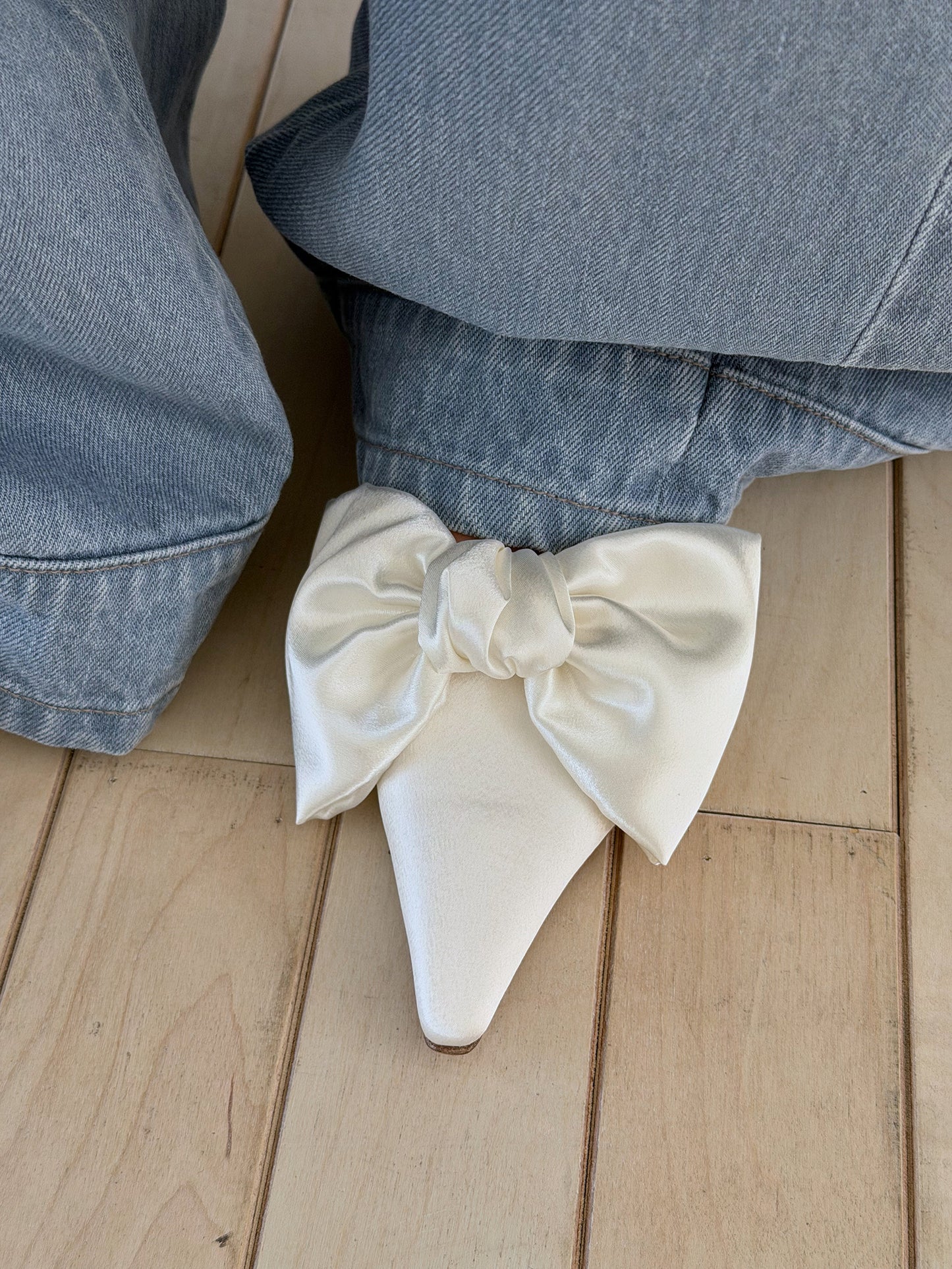 Ribbon Lace Up Pumps Satin - Ivory