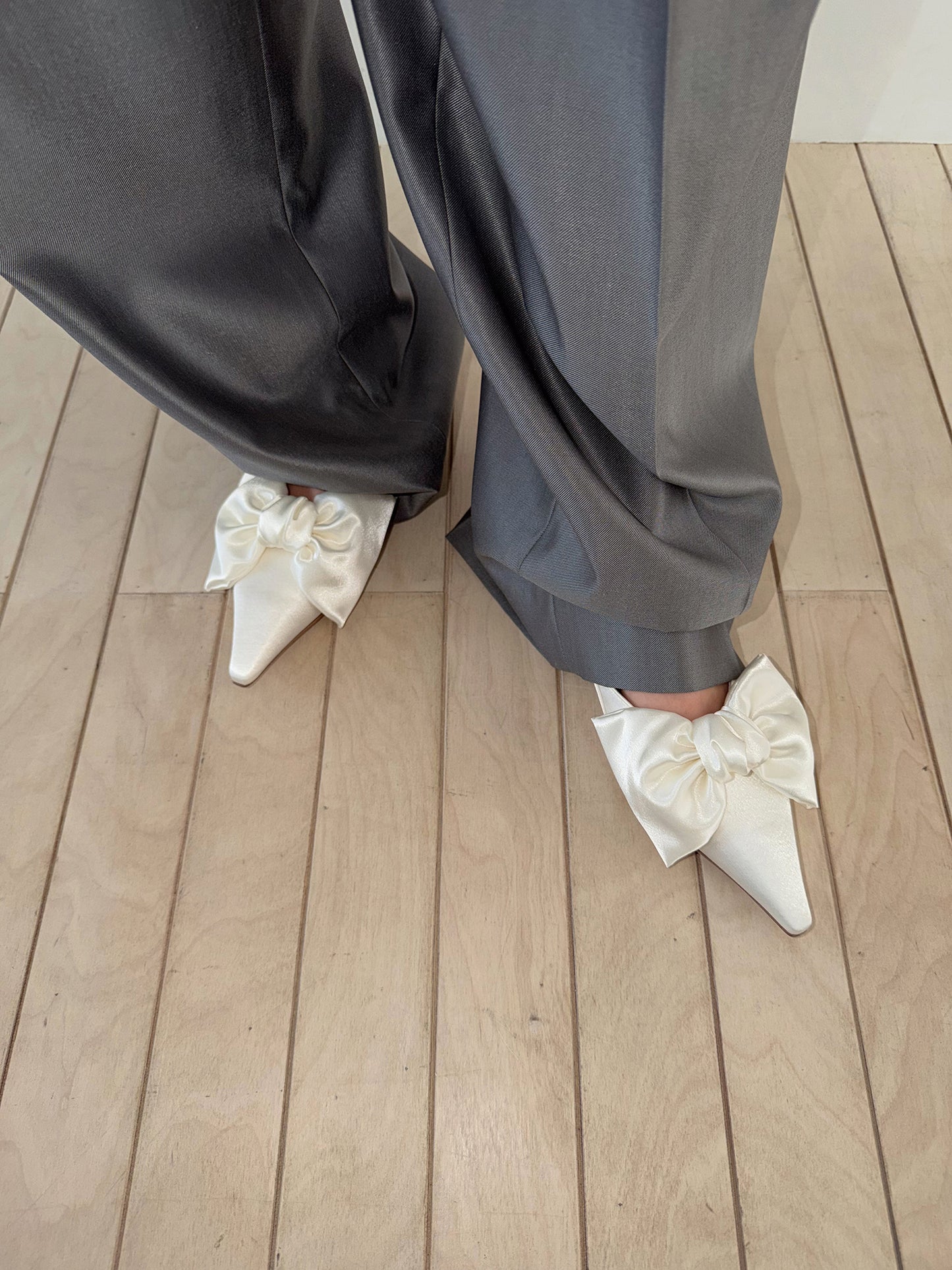 Ribbon Lace Up Pumps Satin - Ivory