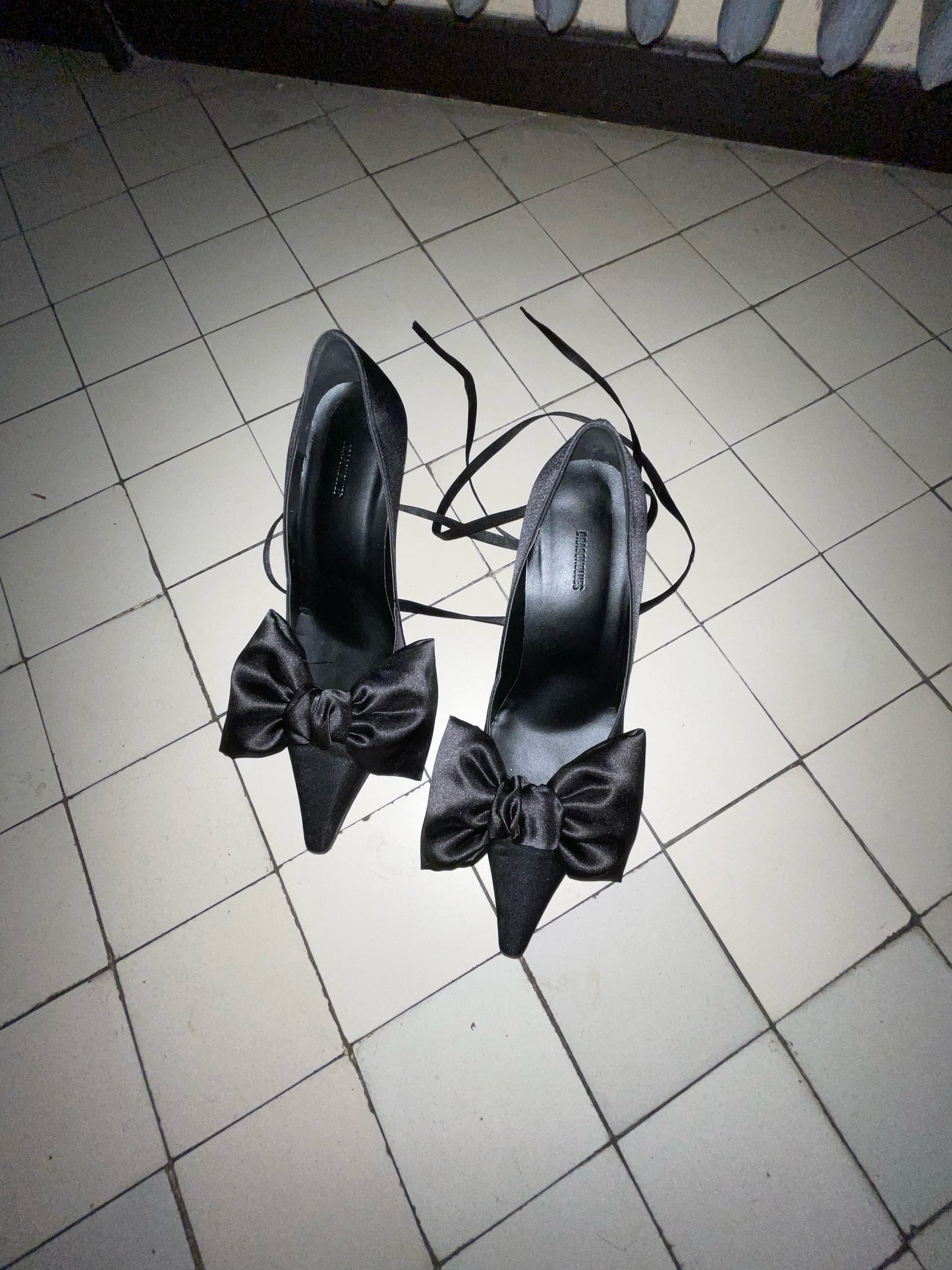 Ribbon Lace Up Pumps Satin - Black