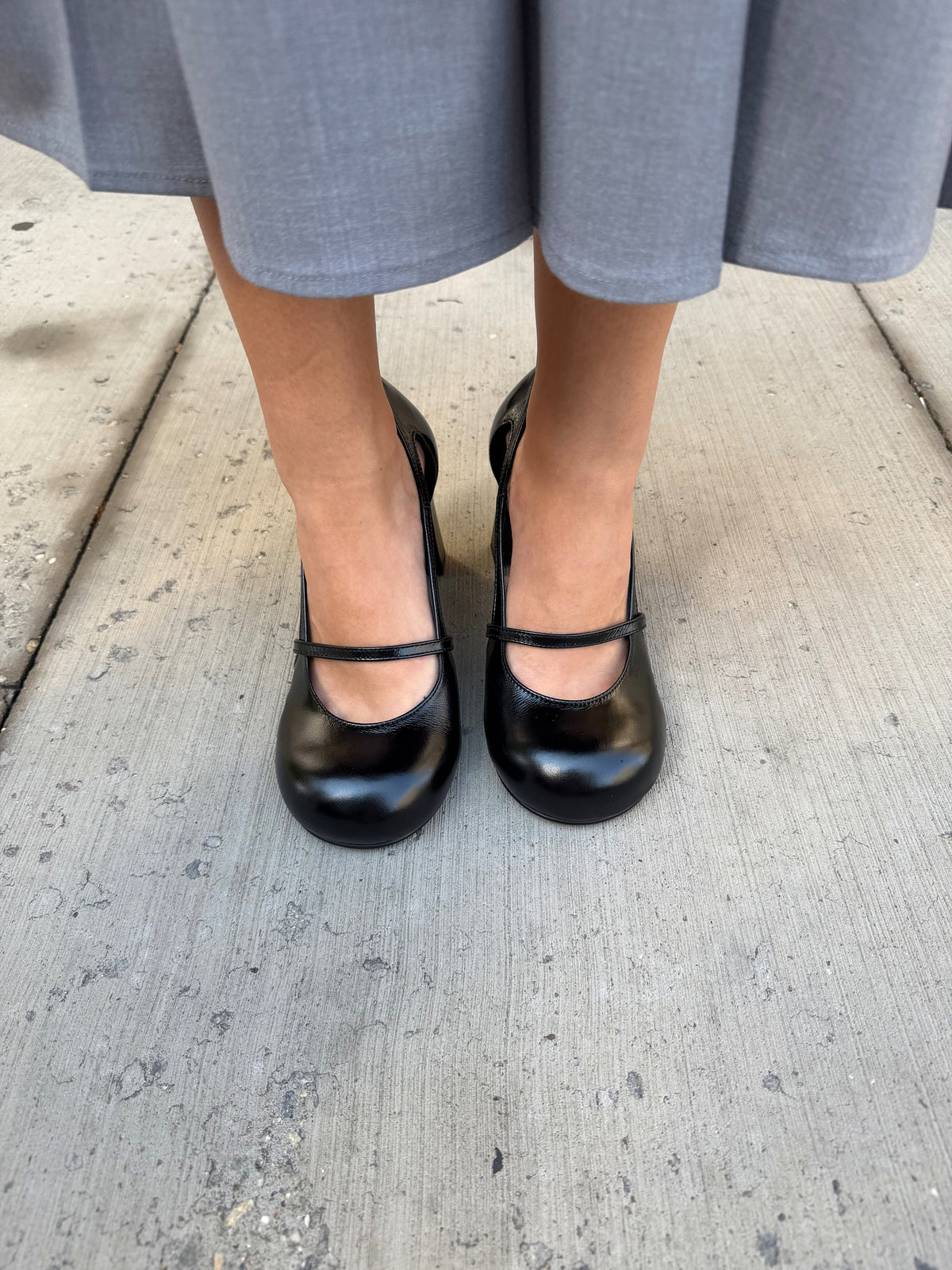 TWIGGY ROUND TOE PUMPS - BLACK