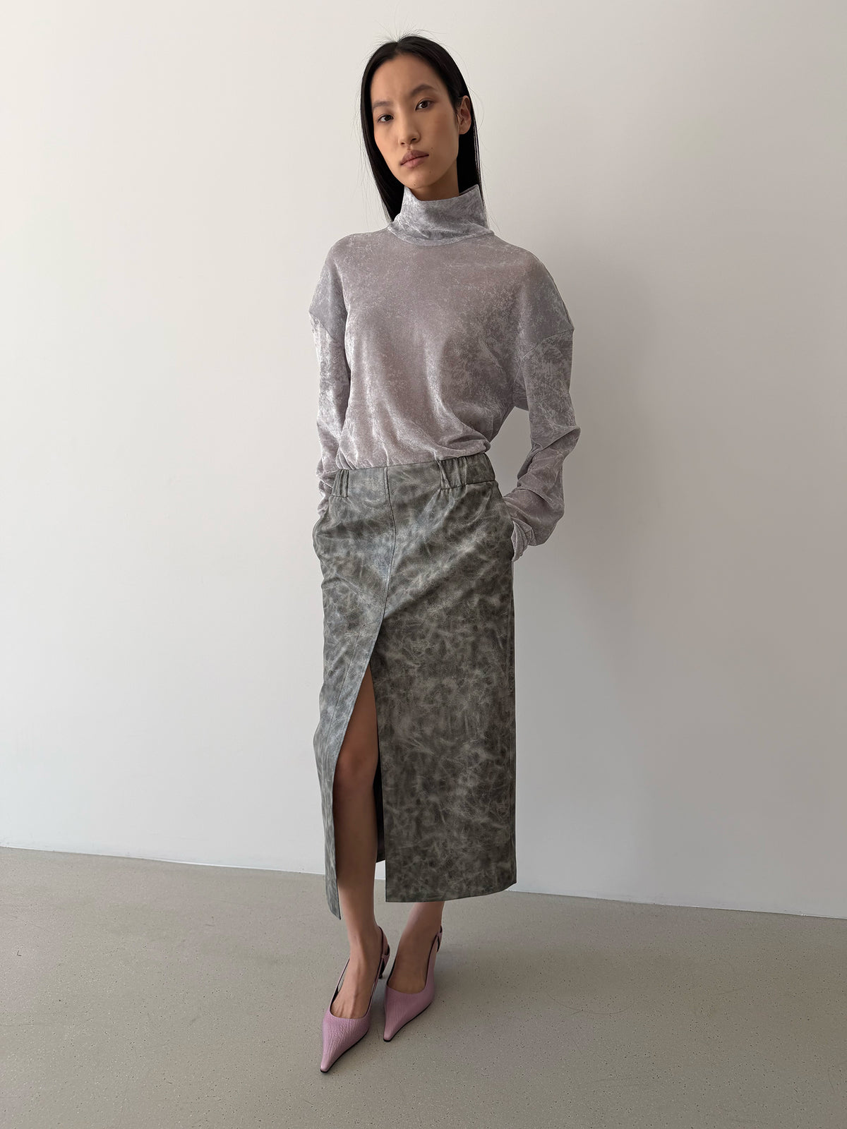 AURORA TURTLENECK TOP - SILVER GRAY