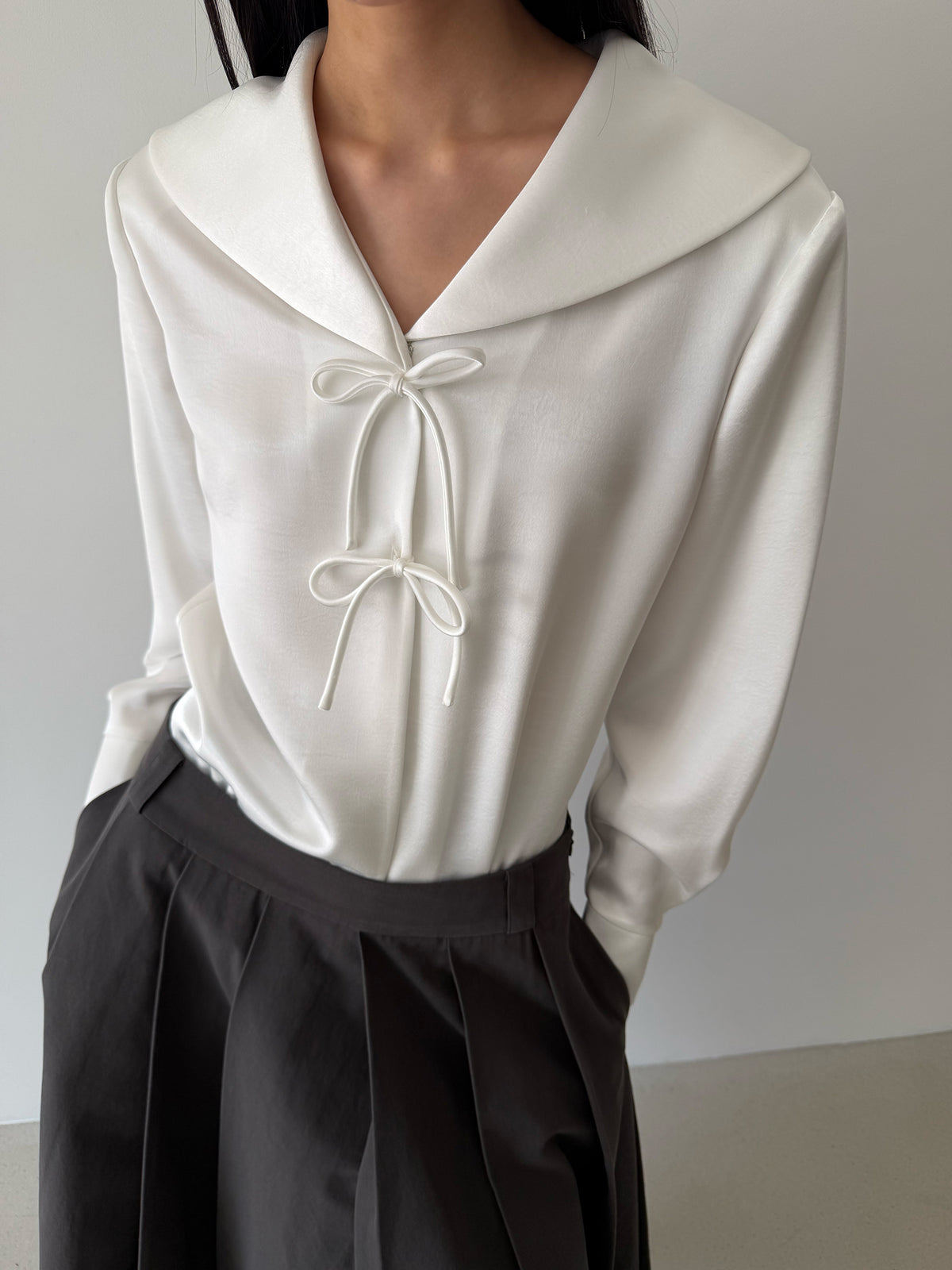 TIE MIDDY BLOUSE - SATIN IVORY