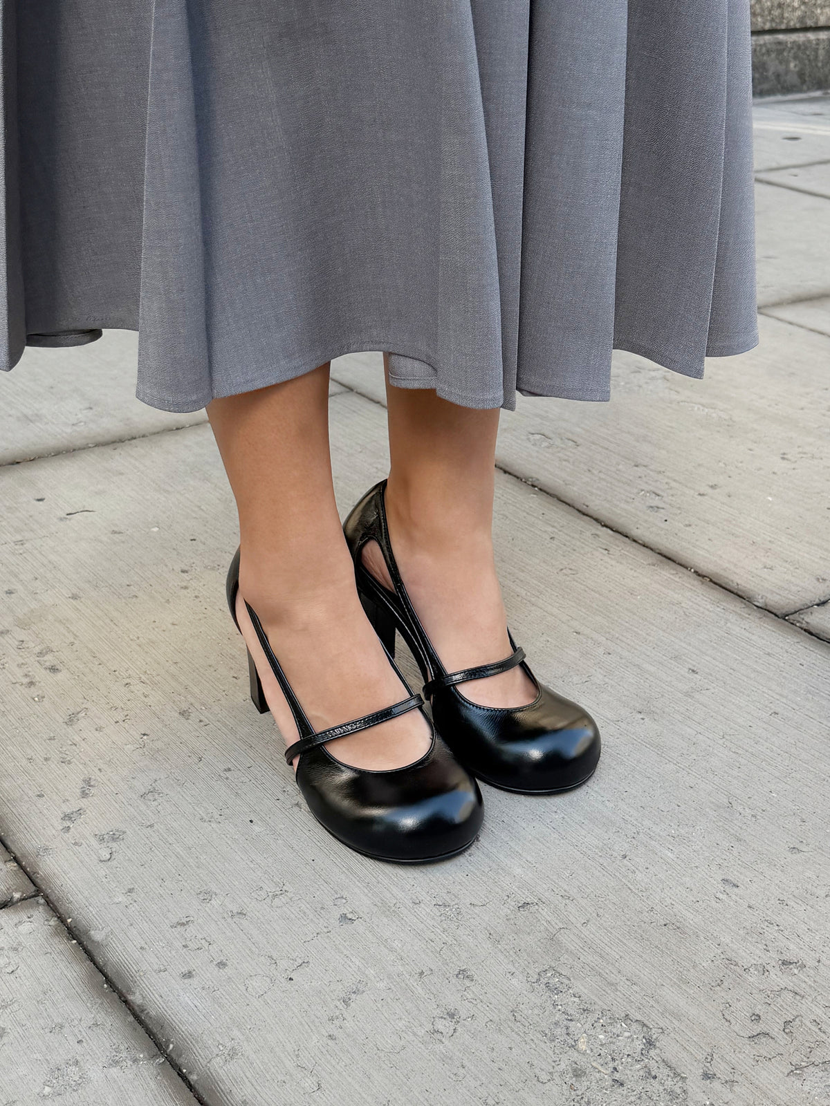 TWIGGY ROUND TOE PUMPS - BLACK