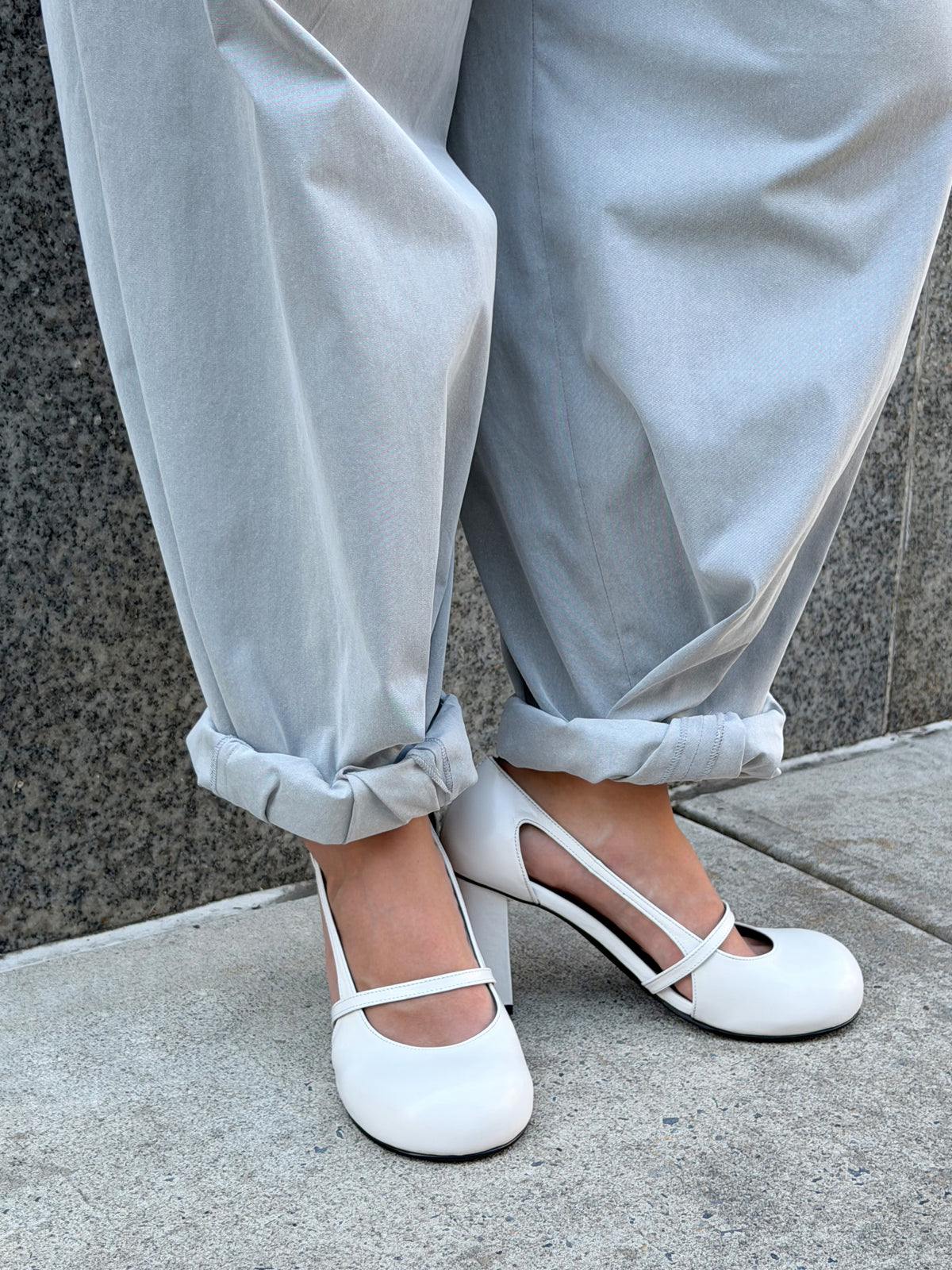 TWIGGY ROUND TOE PUMPS - IVORY