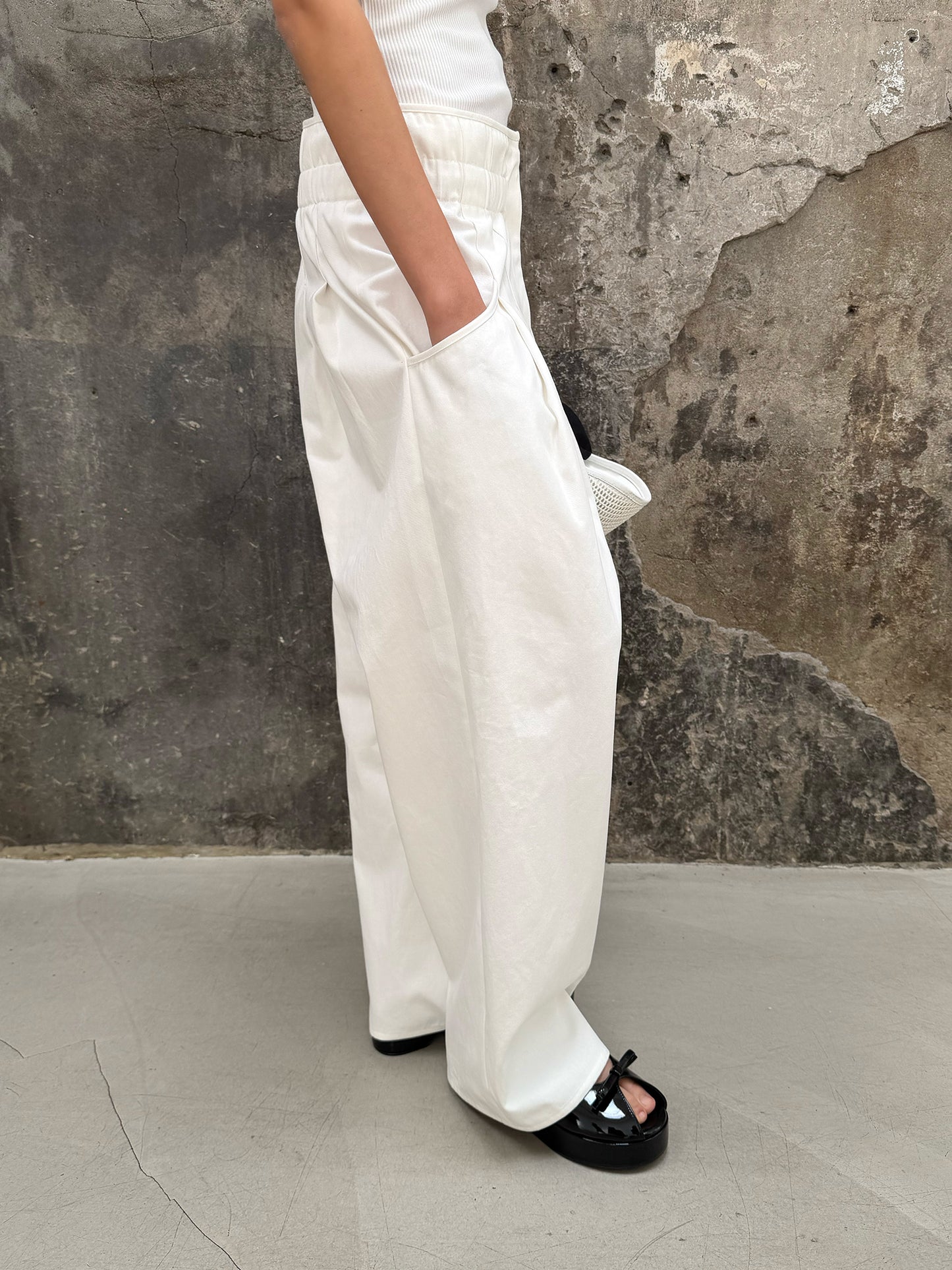 High-waisted Banding Pants - White Chocolate