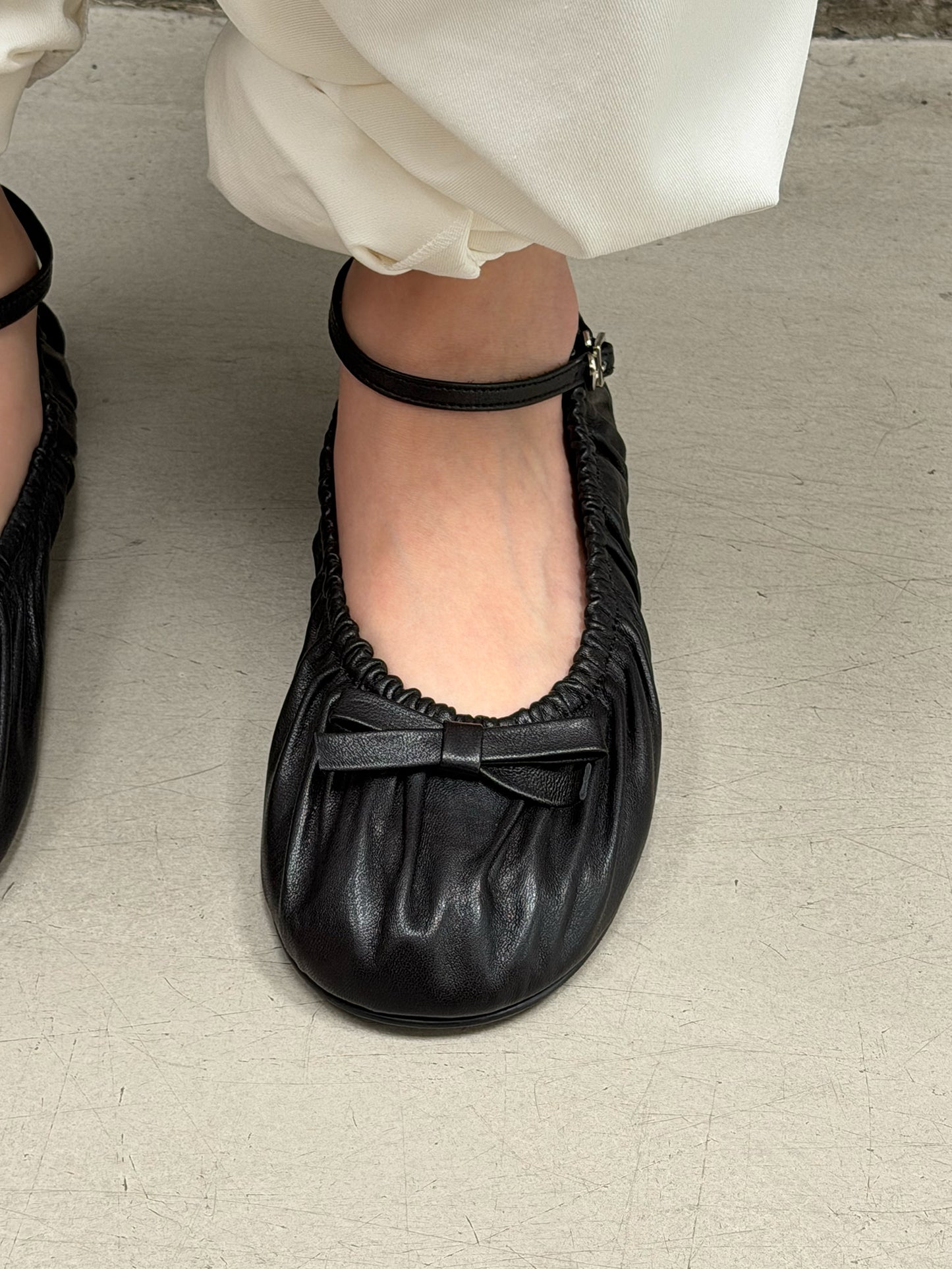 Bow Ballerina Flats - Black Swan