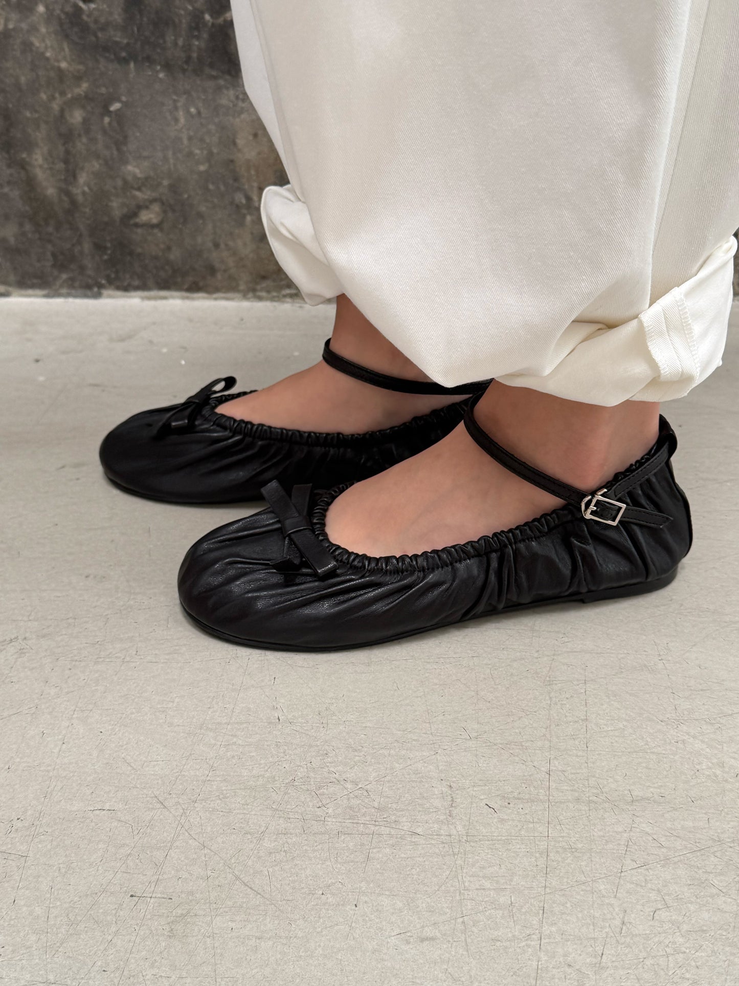 Bow Ballerina Flats - Black Swan