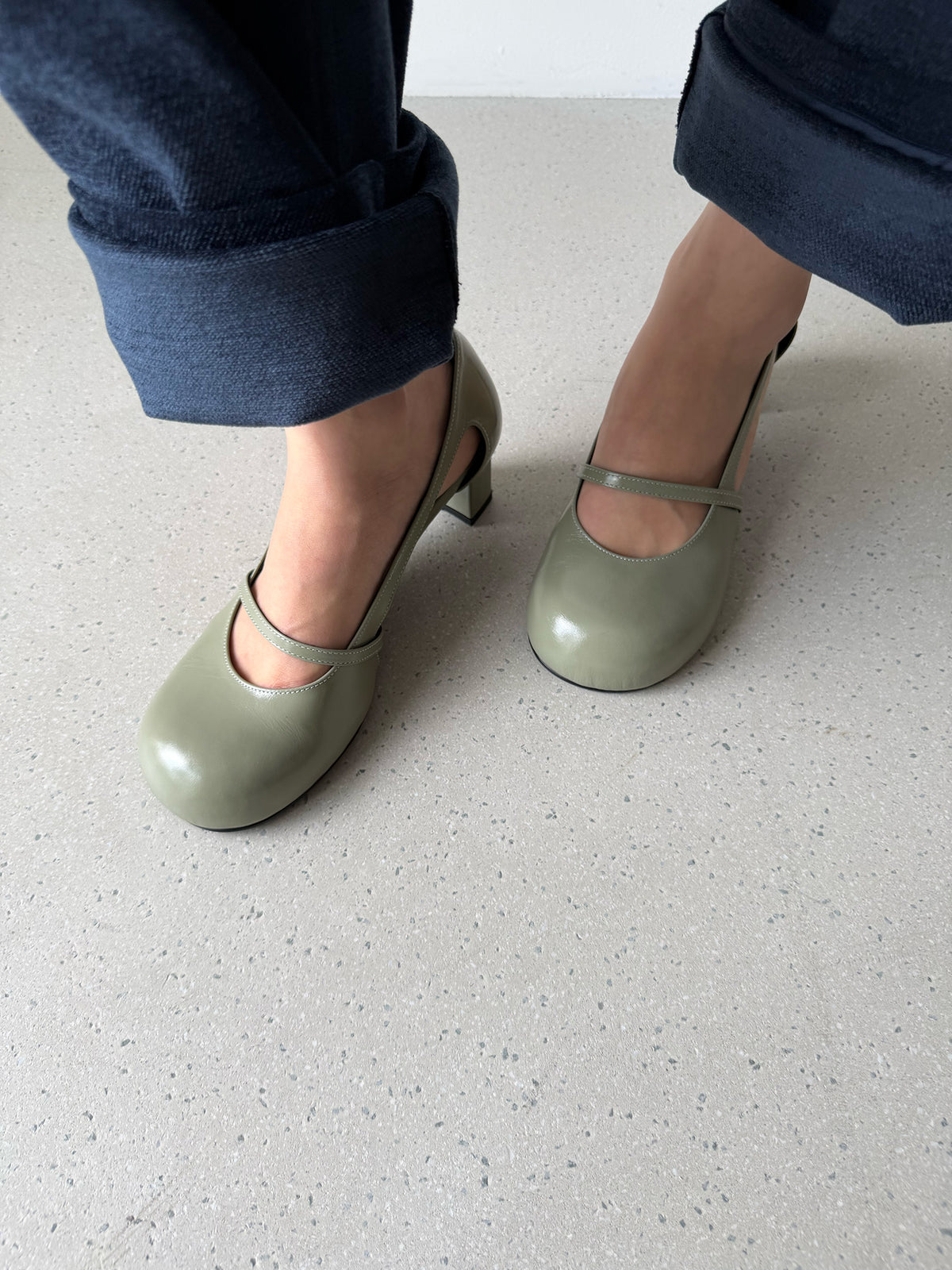 TWIGGY ROUND TOE PUMPS - SAGE