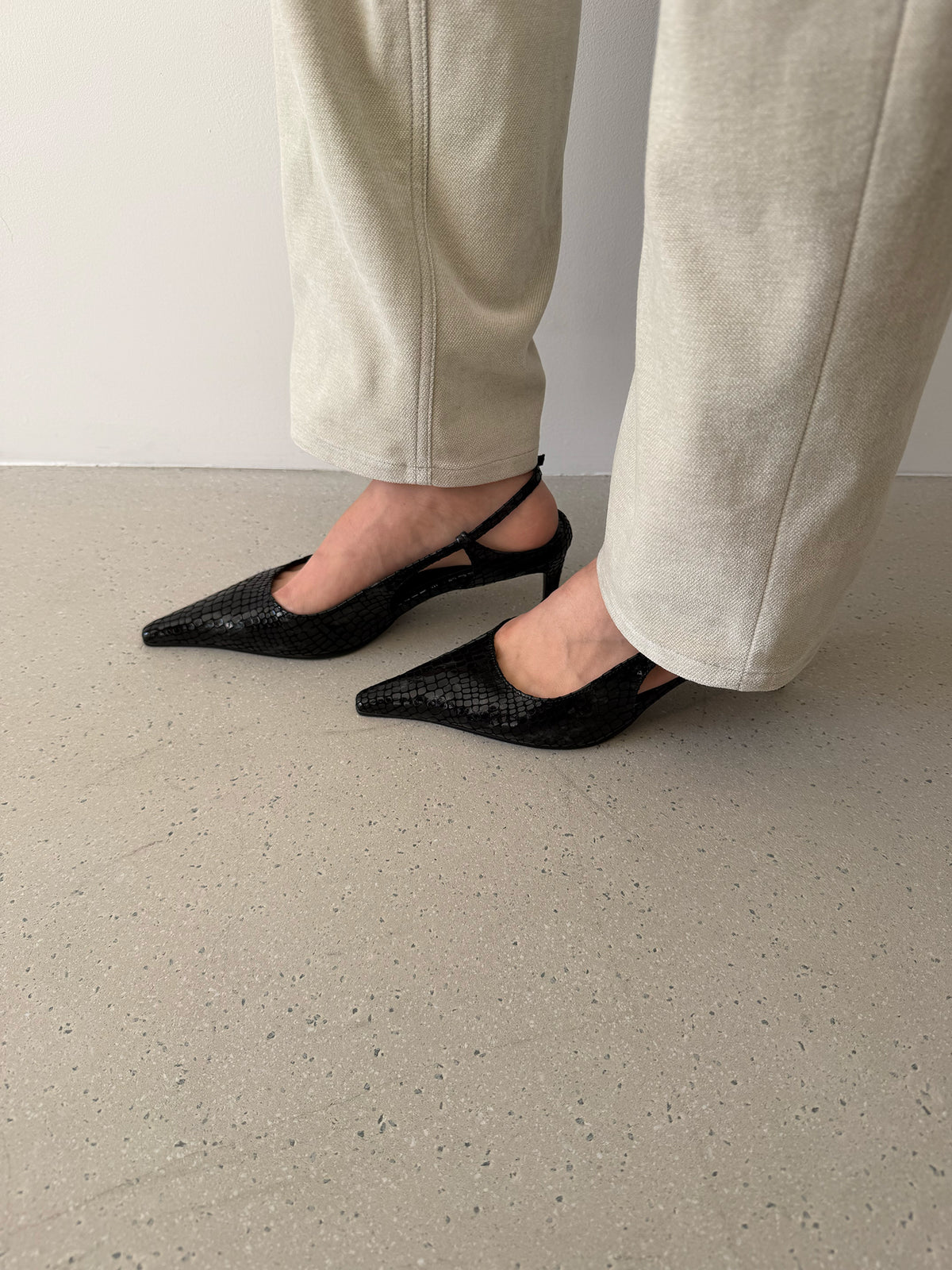 Lady Slingback Pumps - Croco Black