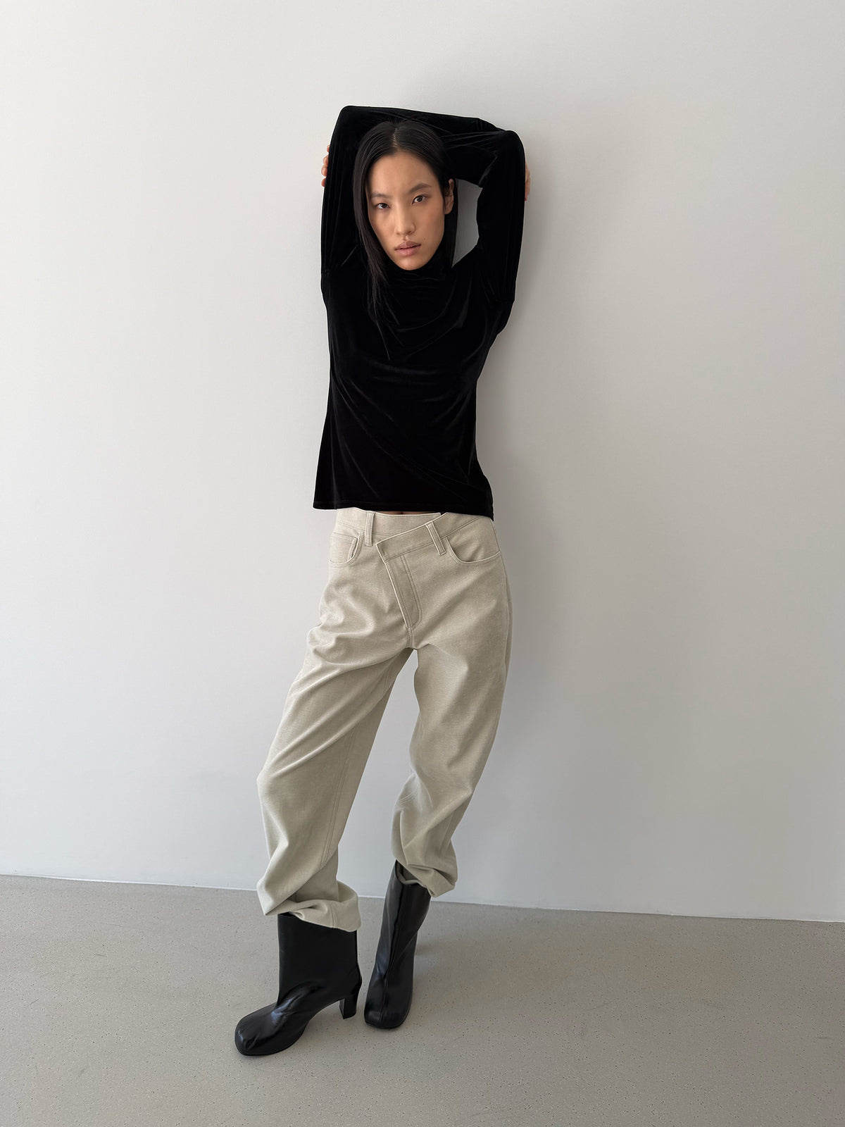 Dolce Vita High Neck Top  - Anthracite