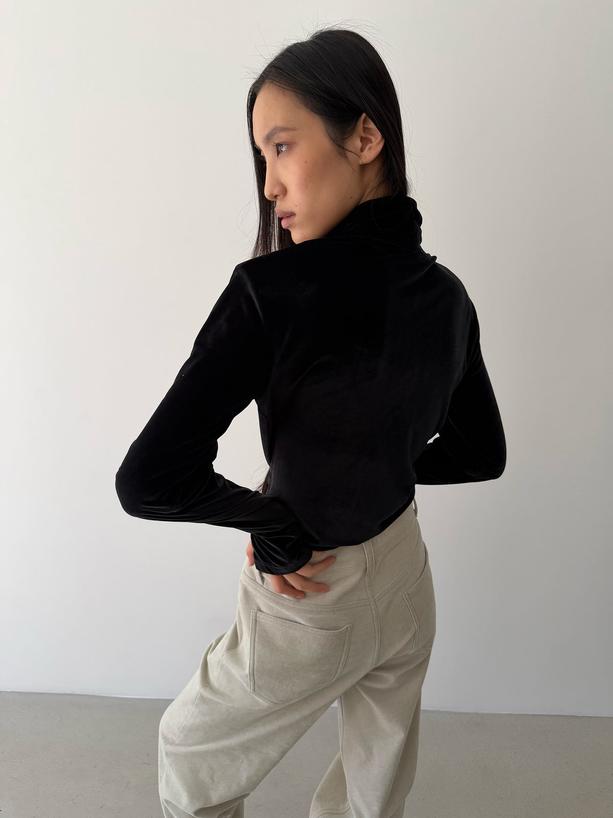 Dolce Vita High Neck Top  - Anthracite